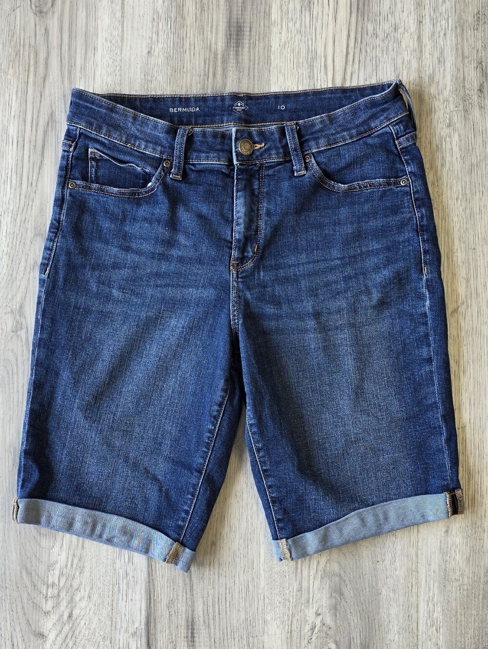 St. John’s Bay Women’s Bermuda Denim Shorts Size 10 Cuffed